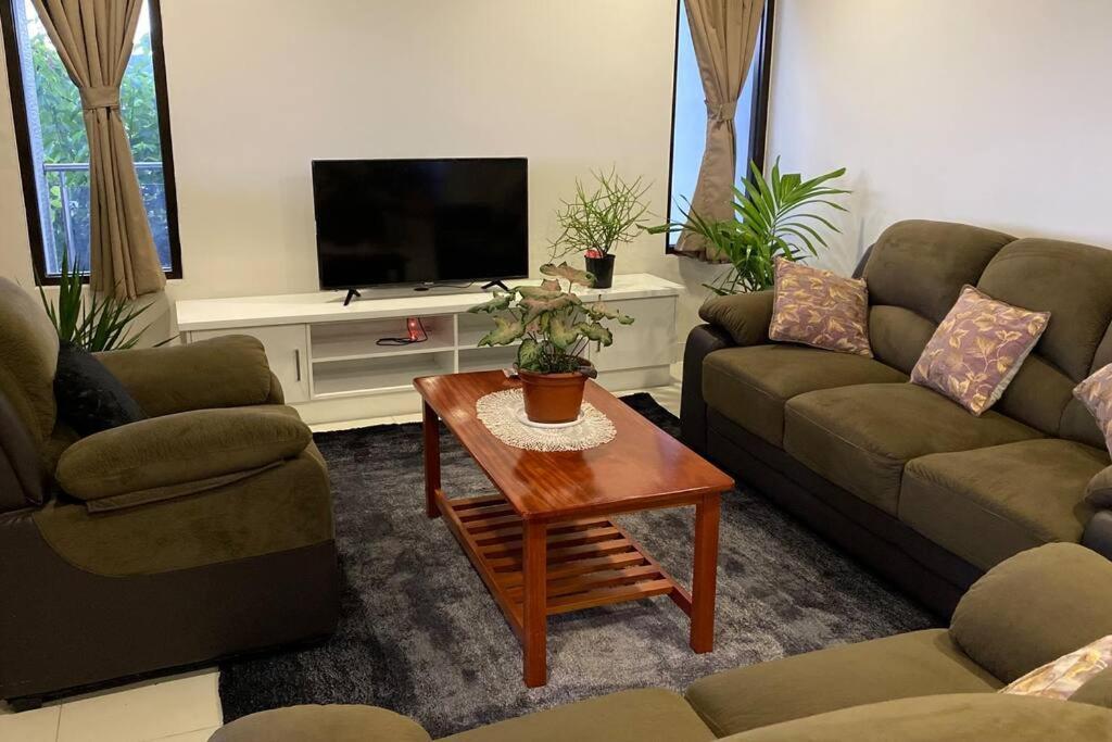 Lovely 4-Bedroom Holiday Home With Free Parking. Lautoka Ngoại thất bức ảnh
