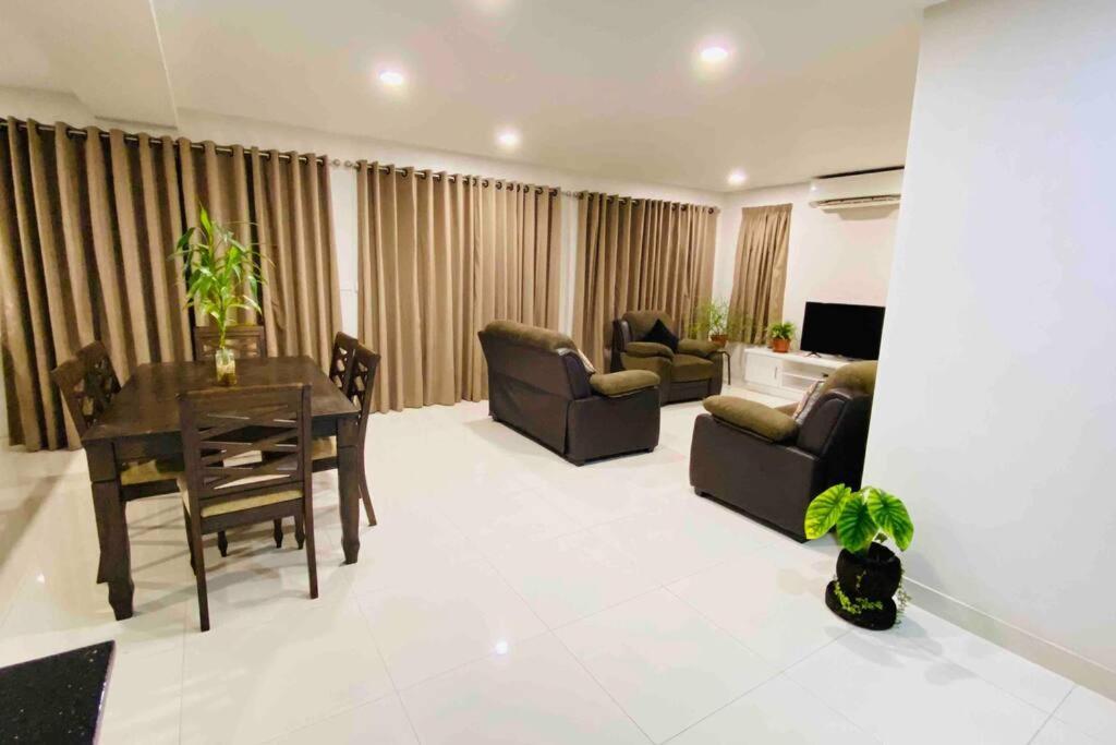 Lovely 4-Bedroom Holiday Home With Free Parking. Lautoka Ngoại thất bức ảnh